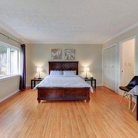 Private Suite With Separated Entrance Monica'S Home Richmond Bagian luar foto